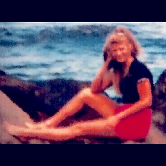 Meet your Posher, Suzi/ POSHMARK Ambassador/ Top 10% SELLER - Picture 8 of 16